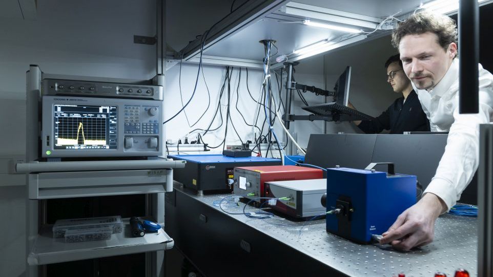 Mario Chemnitz Mario Chemnitz demonstrates the new process in the laboratory