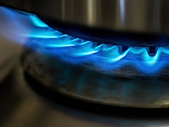 Flaming gas cooker
