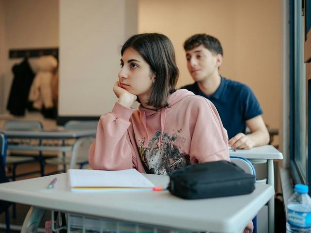 Schüler im Klassenraum