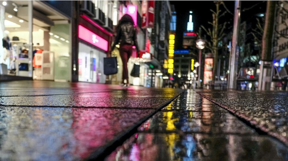 Königsstraße Stuttgart at night