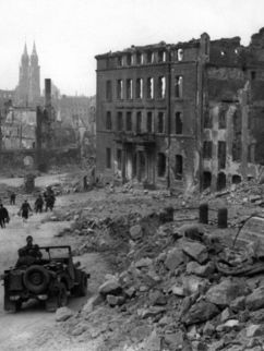 WAR & CONFLICT BOOKERA:  KOREAN WAR/DEATH & DESTRUCTION