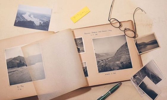 Fotoalbum mit alten Bildern