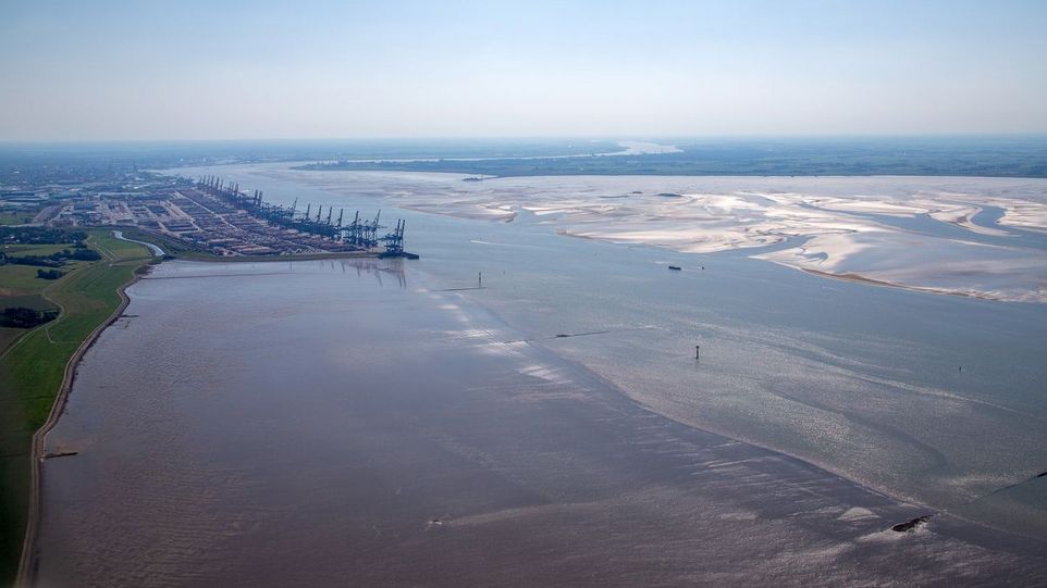 Container-Terminal Bremerhaven Hafenanlage von Oben