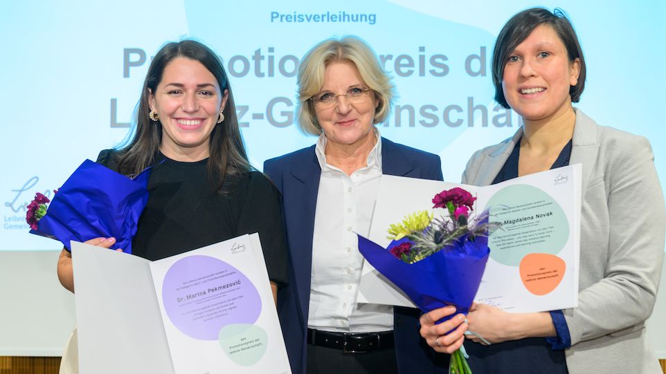 Die Preisträgerinnen mit Leibniz-Präsidentin Martina Brockmeier Die Preisträgerinnen mit Leibniz-Präsidentin Martina Brockmeier