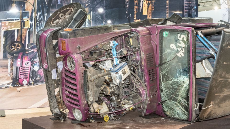 Der Jeep von Michael Warshitsky, der am 1. Februar 2016 als Opfer eines illegalen Autorennens in Berlin starb. Autowrack im Deutschen Museum: Der Jeep von Michael Warshitsky, der am 1. Februar 2016 als Opfer eines illegalen Autorennens in Berlin starb.