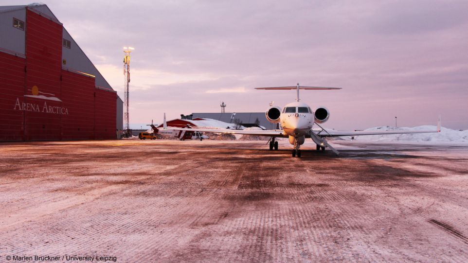 Das Forschungsflugzeug Halo kurz vor dem Start in Kiruna, Schweden. 