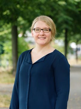 Dr. Lisa Oestereich
