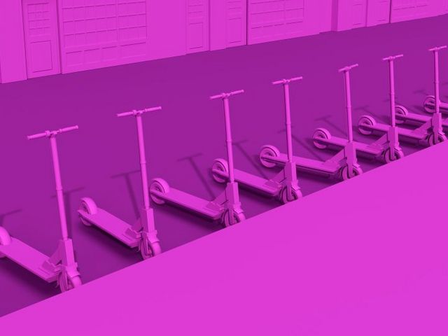 Pink eingefärbte E-Scooter