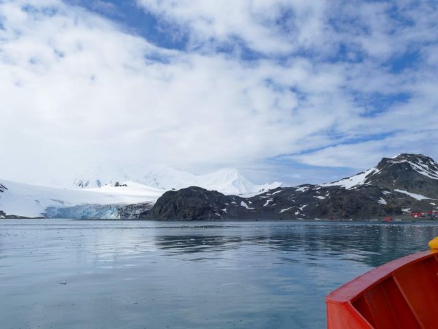 Clouds and mountains in the Antarctic