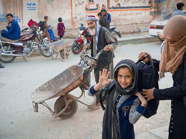 Mutter und Tochter in Kabul