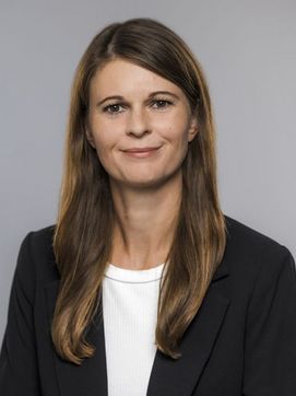 Dr. Sabrina Schlesinger