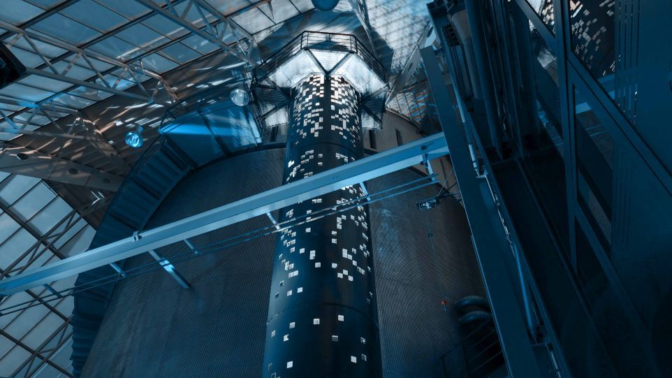 Fallturm des Zentrum für Angewandte Raumfahrttechnologie und Mikrogravitation