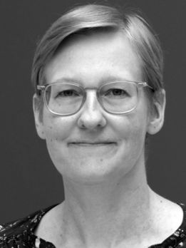 Dr. Julia Durek