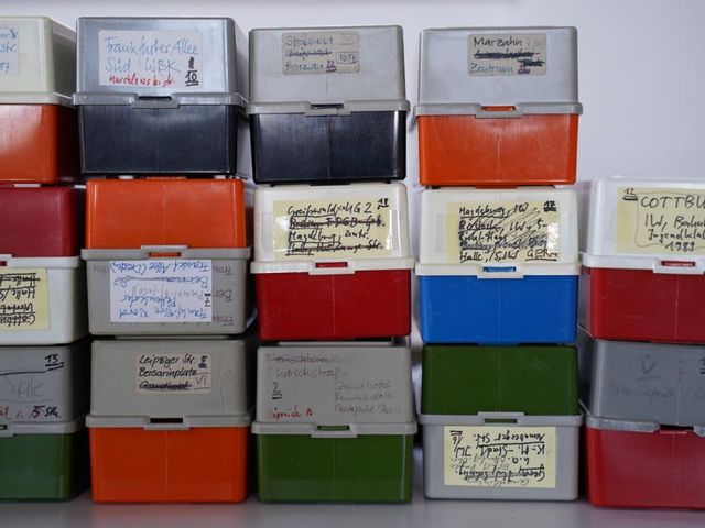 Gestapelte Archivkisten